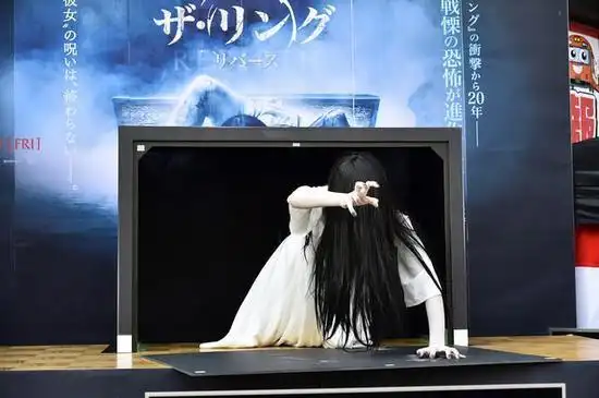 庆祝美版午夜凶铃3上映贞子又爬电视机