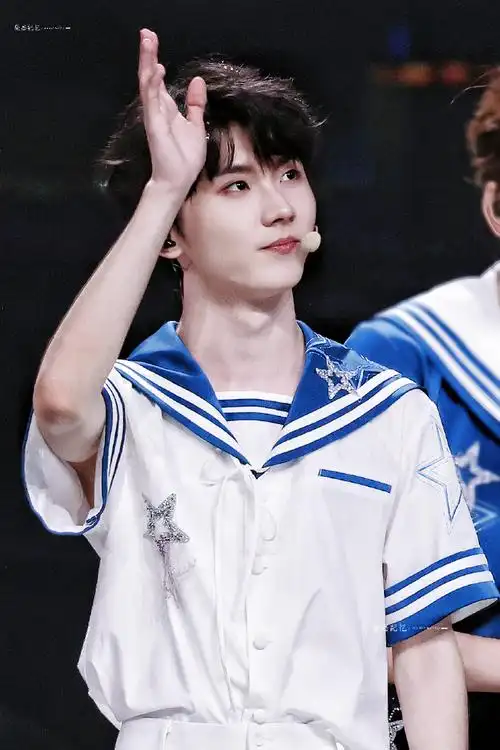 马嘉祺叁重楼暨出道四周年演唱会##马嘉祺 廿一幕启循光赴盛景