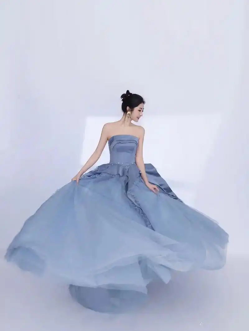 好温柔!谁穿谁好看的冰蓝色婚纱!