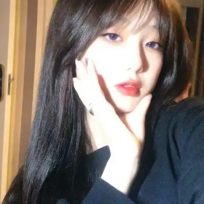 慵懒随意的真实女生头像图片