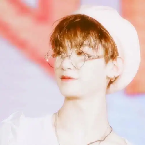 头像-黄明昊帅照-话本小说网