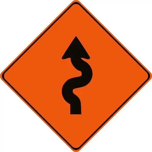 带有弯道标志的警告标志图片下载