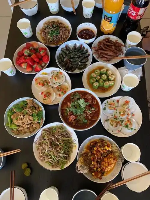 约几个朋友去来家里吃饭家宴