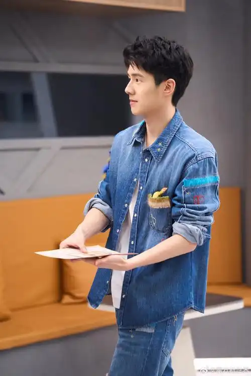 世界超前聚会#高清剧照】  #魔方新世界#系统已识别玩家@刘昊然turbo!