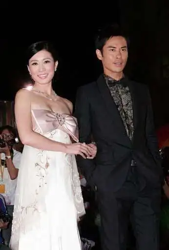 曝郑嘉颖佘诗曼复合男方曾承认二人相处很舒服