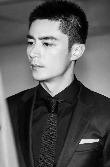 男明星寸头造型大比拼易烊千玺满分黄晓明张翰太辣眼