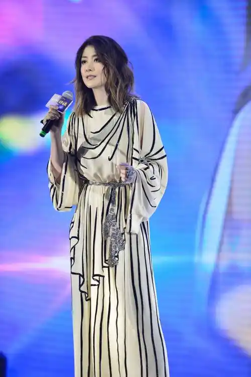 陈慧琳:我这辈子最正确的决定,就是在40岁高龄为大丈夫生孩子_中国