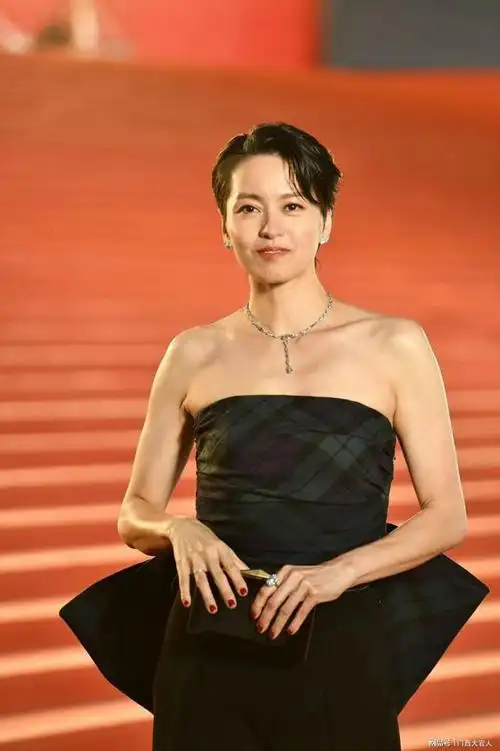 梁咏琪为什么偏爱短发