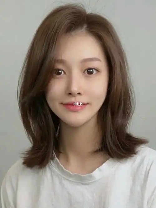 锁骨发烫发 蓬松气垫烫 简约温柔显气质 北京烫发 修饰脸型修容发型