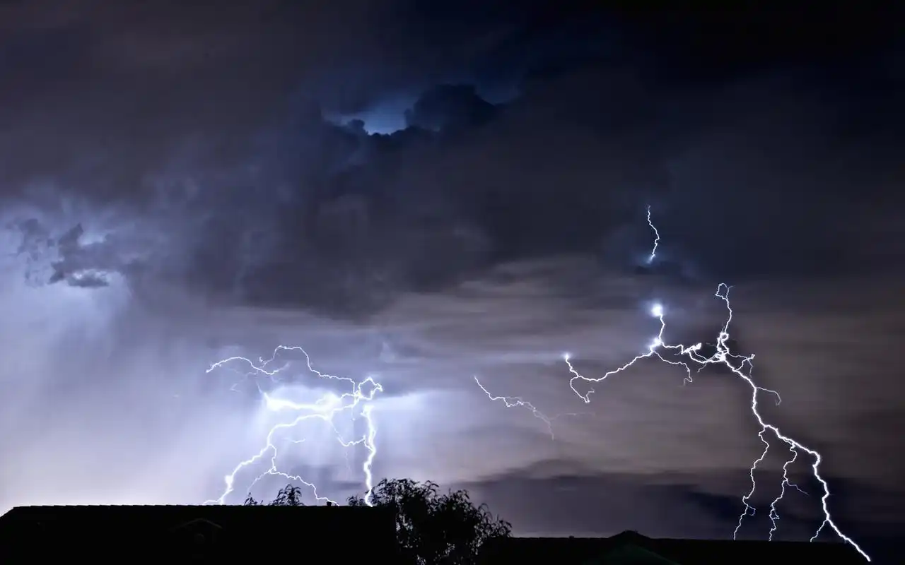 闪电风暴宽屏桌面壁纸,高清壁纸,宽屏,壁纸,闪电,桌面,壁纸,2560x1600