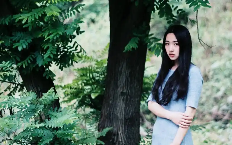 清纯长发美女户外高清壁纸图集 _ 清纯长发美女户外高清壁纸图集[图片