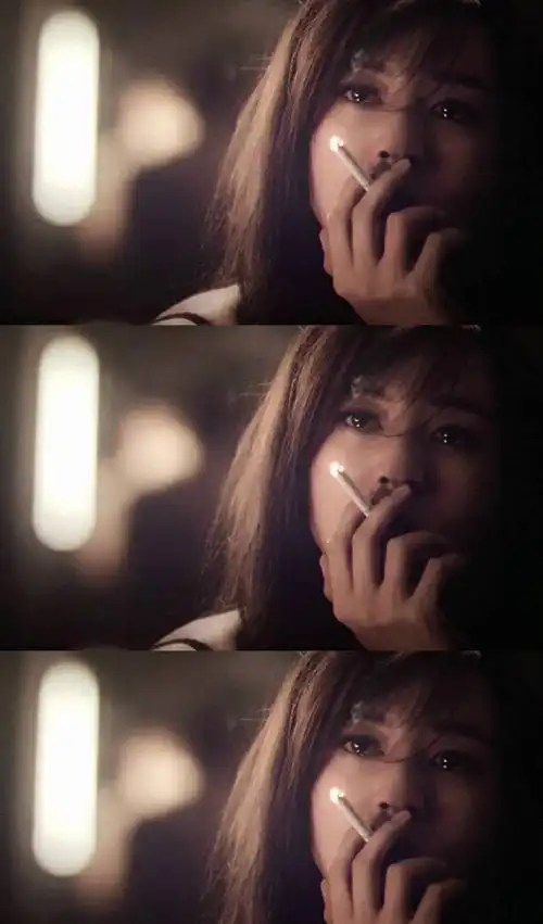 女星抽烟姿势:张雨绮霸气,张静初美丽动人,赵薇有点土气