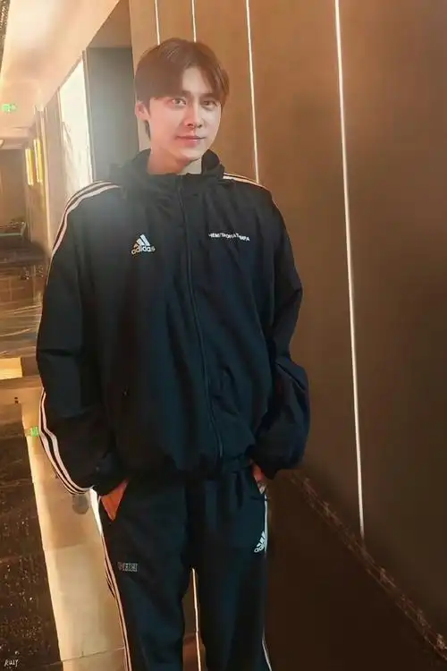 李易峰现状##挑战每天按相册顺序发一张李易峰的照片