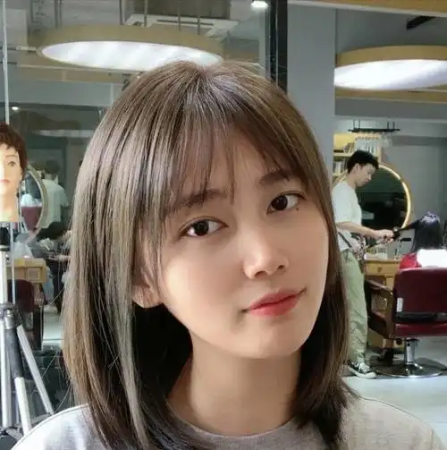 适合40岁女人的发型这几款贵气时髦又百搭还很好打理