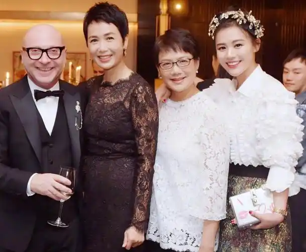 原创蒋雯丽将外甥女捧红成影后却很少提儿子看照片瞬间明白了