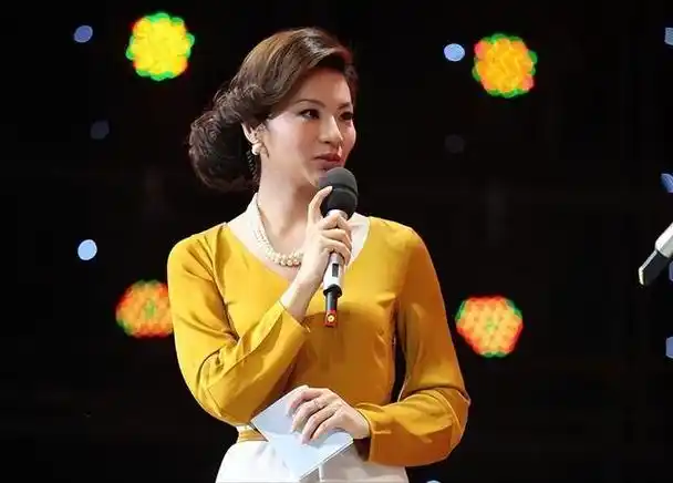 至今未婚的10位央视女主持人,最大的有57岁,才貌双全却各有苦衷
