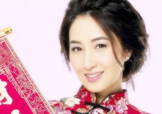 关咏荷个人资料:张家辉老婆关咏荷照片及儿子女儿_隐退【明星】_风尚