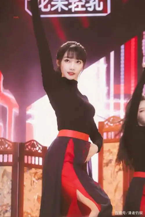 青2位置测评直拍,宋昕冉《芒种》舞台绝美,每一帧都美成壁纸!