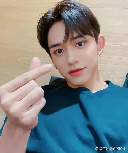 lucas黄旭熙沉寂3年回归!曾爆桃色丑闻吃软饭!