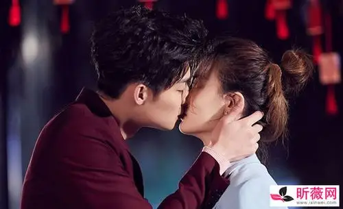 张铭恩被曝与胡冰卿热吻,徐璐取关张铭恩,张铭恩胡冰卿被曝亲吻视频