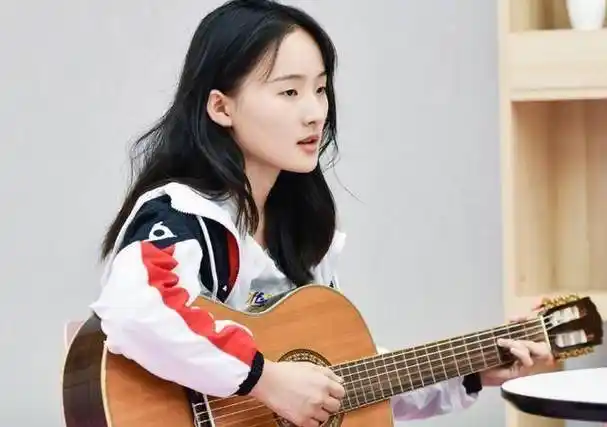 刘雨昕会成为下一个孟美岐吗_蔡徐坤_舞台_观众们