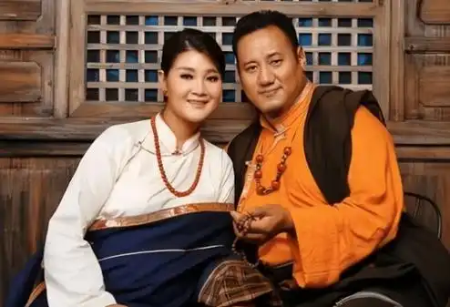 歌手降央卓玛:因丈夫高颜值狂热追求,婚后生3胎,生活幸福美满