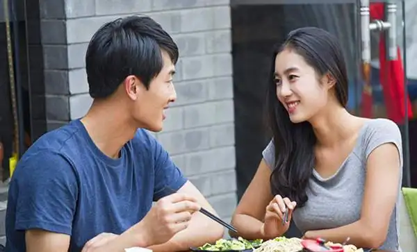 当时胡某是在一家火锅店里打工,王平兰是这家店的老板娘,一来二去