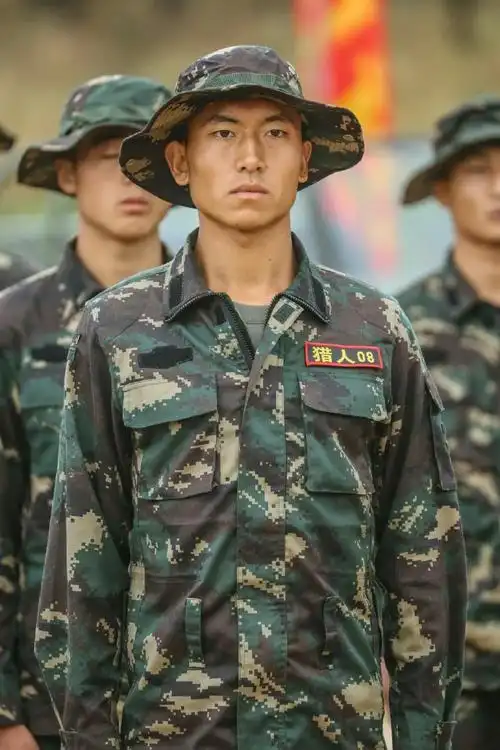 真正男子汉#你是雷神突击队的战士王威,你是新兵班的小威威班长,氖乔