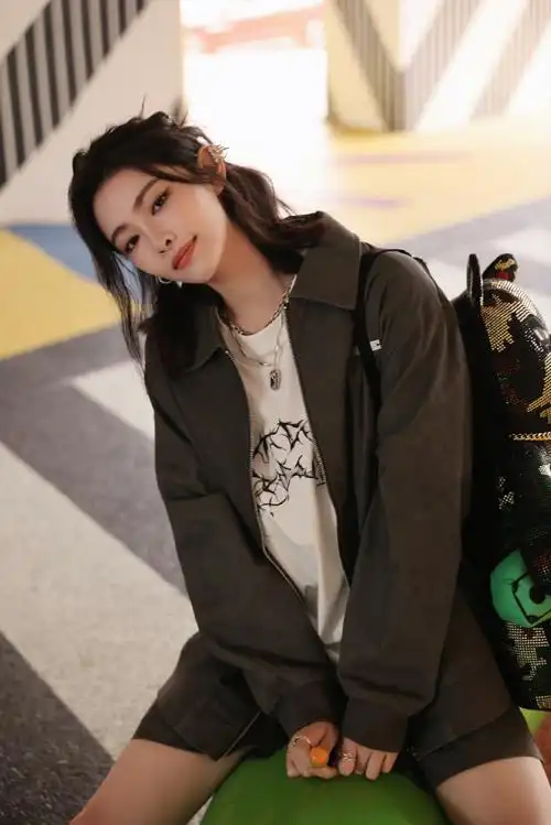 许佳琪的秀场日记