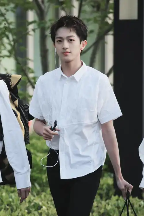 深夜意难平创造营2019被拉出来给皇挡枪的吴季峰