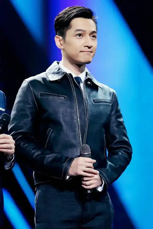 皮衣流行了这么多年究竟有多好穿看bosssunwen这样搭就知道了