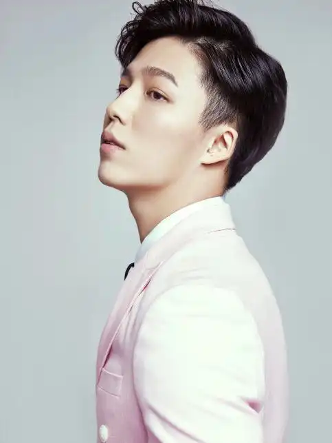 林禹知道妈妈跟爸爸离婚后,生活多么不易,非常心疼