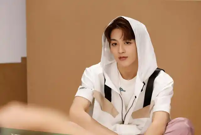 rise男团七夕特辑周震南挑战荧光绿焉栩嘉夏之光情侣装