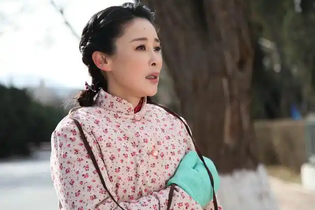 周扬《哥哥姐姐的花样年华》开播 "悲情担当"极致演绎引热议_电视资讯