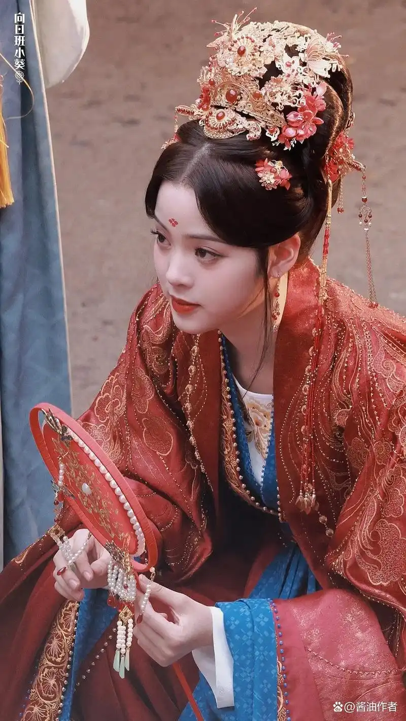欧阳娜娜古装剧来袭!搭档37岁古装美男,大婚造型绝美