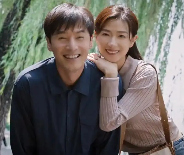 《县委大院》胡歌和万茜也磨皮,虽然有扮嫩之嫌,但却很成功