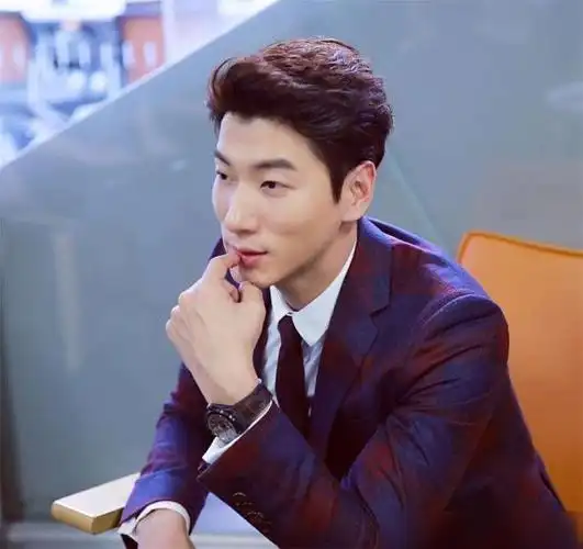 网友们纷纷感到震惊,表示:"张亮一直都是娱乐圈中典型的好老公形象