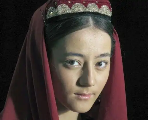 迪丽热巴4年前电视剧旧照