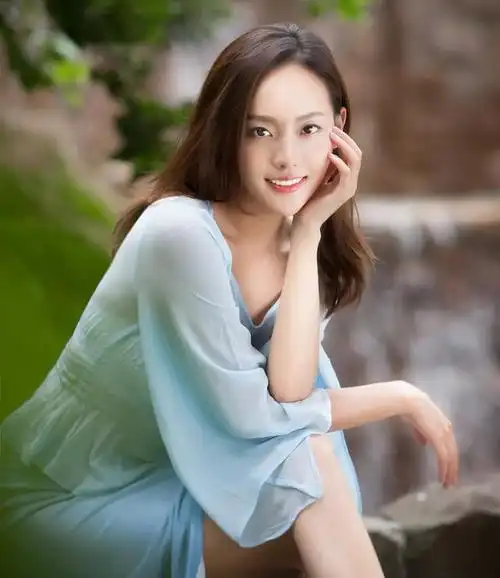 张嘉倪:拥有一张倾国倾城的脸,却经常谎话连篇,让人感到可惜