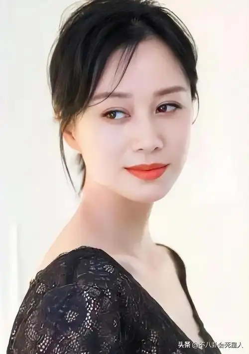 40岁依然少女的星座女,今年40岁是什么星座(娱乐圈越老越迷人的十大