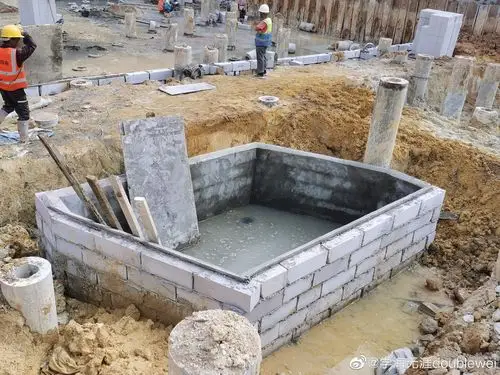 多边形承台四边形承台桩基础三边形承台桩基础施工过程如下:第一,开挖