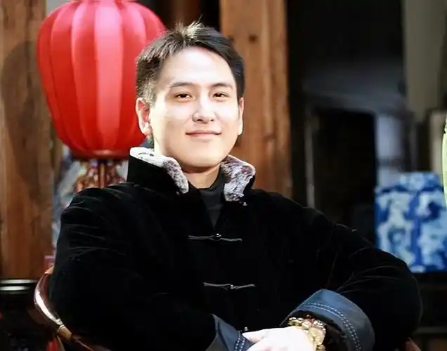 汤珈铖采访养了30个孩子 汤臣少主汤珈铖(1)