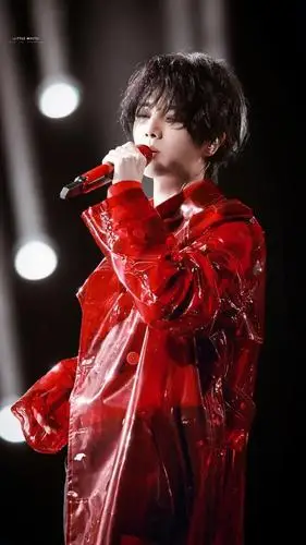 华晨宇壁纸:不管遇到什么,et天团永远都会在你身后