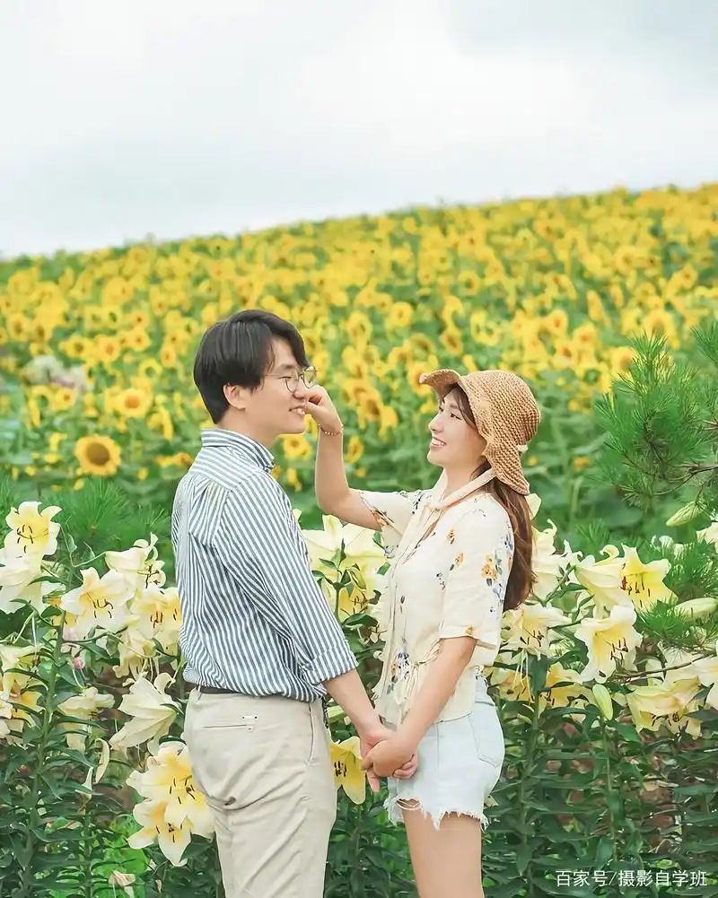 夫妻情侣拍照咋摆姿势,这10组案例,帮你夫妻照片优美好看