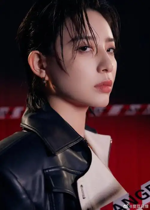 李斯丹妮急出了typec嘴#看到小伙伴被猎人追杀,李斯丹妮在场下汲鲻