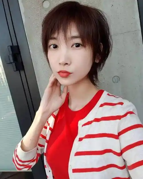 短碎发_中国_发型_形象