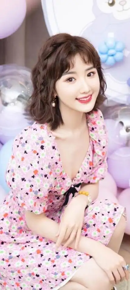 清秀美女毛晓彤是真的美进来夸一夸