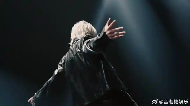 蔡徐坤舞台背影##蔡徐坤最新单曲试听