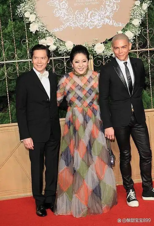 向华强的豪华寿宴复活梅艳芳和张国荣献唱这人却不给面子