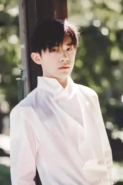 自洽的矛盾体isfp者易烊千玺